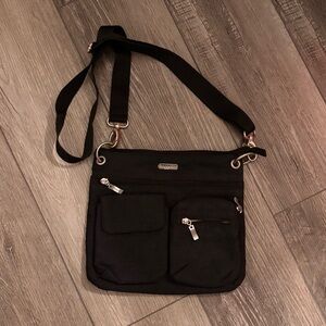 🖤Baggallini🖤 Black Crossbody Bag